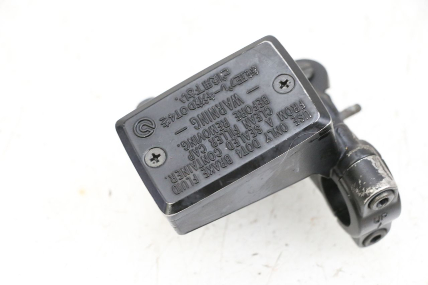 photo de VOORREMHOOFDREMSILINDER YAMAHA FJR ABS 1300 (2006 - 2012) - Staat van het oppervlak