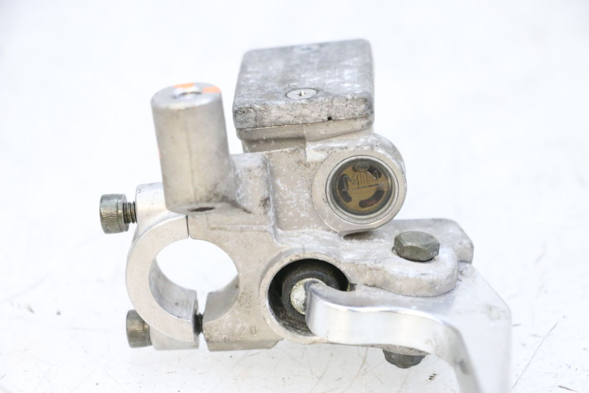 photo de VOORREMHOOFDREMSILINDER MBK FLAME X 125 (2007 - 2016) - Detail van het onderdeel