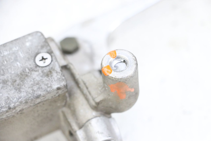 photo de VOORREMHOOFDREMSILINDER MBK FLAME X 125 (2007 - 2016) - Staat van het oppervlak