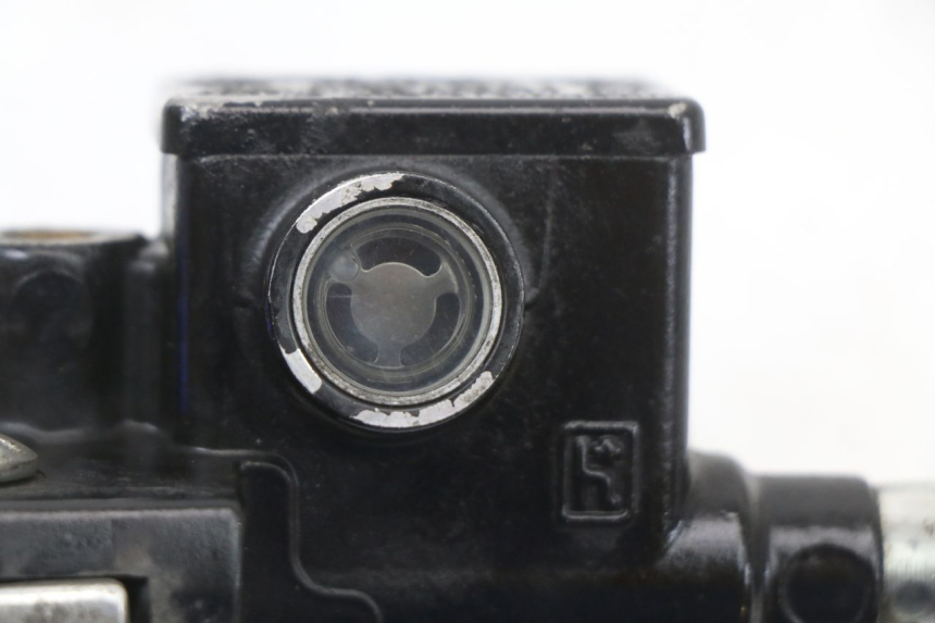 photo de VOORREMHOOFDREMSILINDER PIAGGIO FLY 2T 50 (2004 - 2017) - Bevestigingspunten