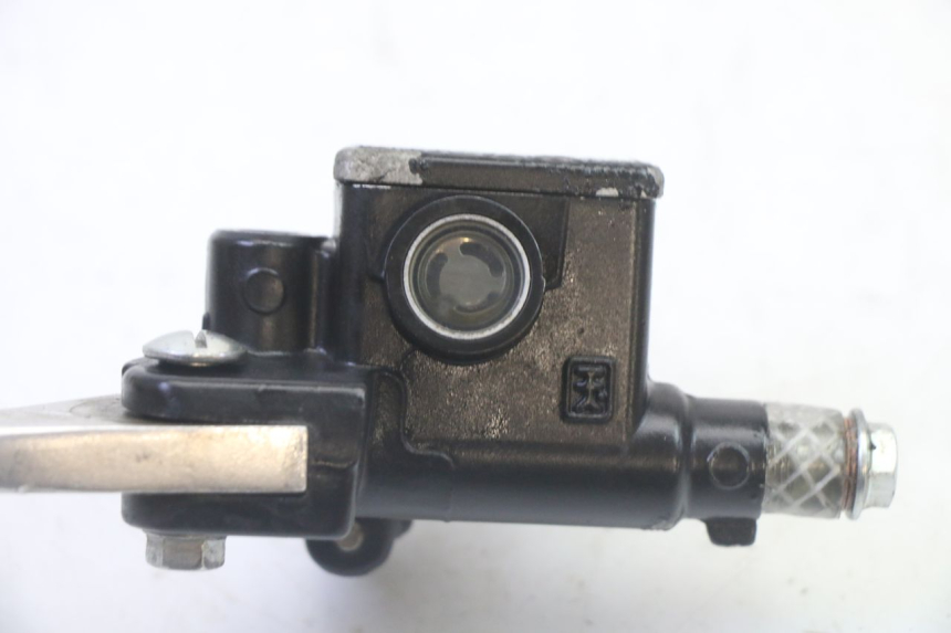 photo de VOORREMHOOFDREMSILINDER PIAGGIO FLY 2T 50 (2004 - 2017) - Detail van het onderdeel