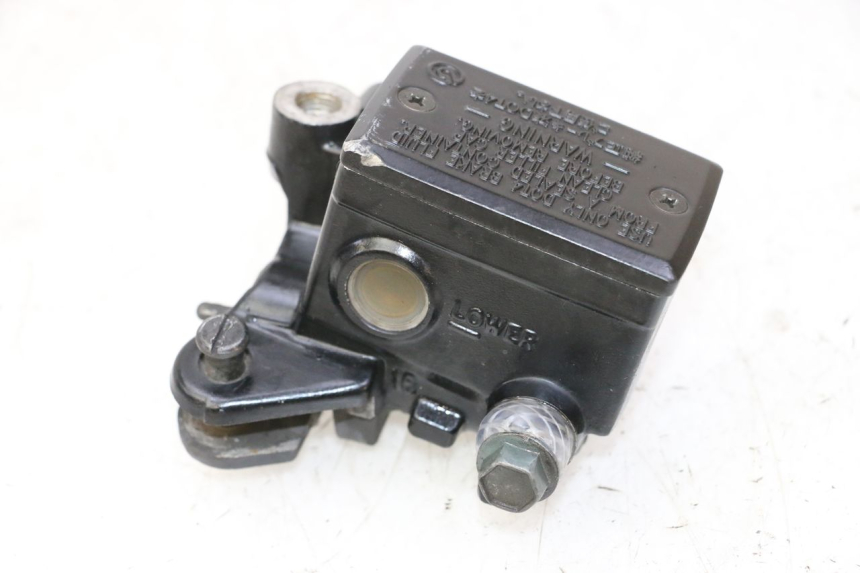 photo de VOORREM HOOFDREMSILINDER YAMAHA FZ6 N FAZER 600 (2004 - 2006) - Hoofdaanzicht