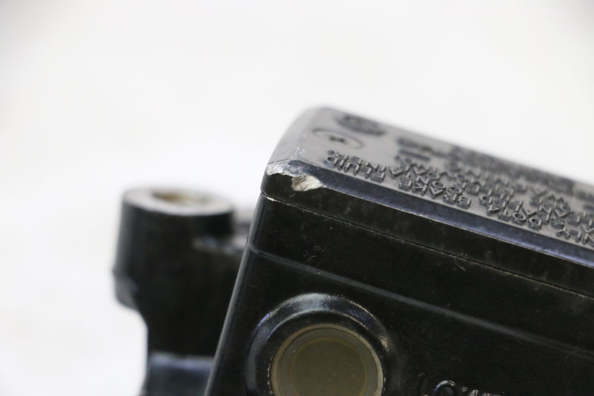 photo de VOORREM HOOFDREMSILINDER YAMAHA FZ6 N FAZER 600 (2004 - 2006) - Detail van het onderdeel