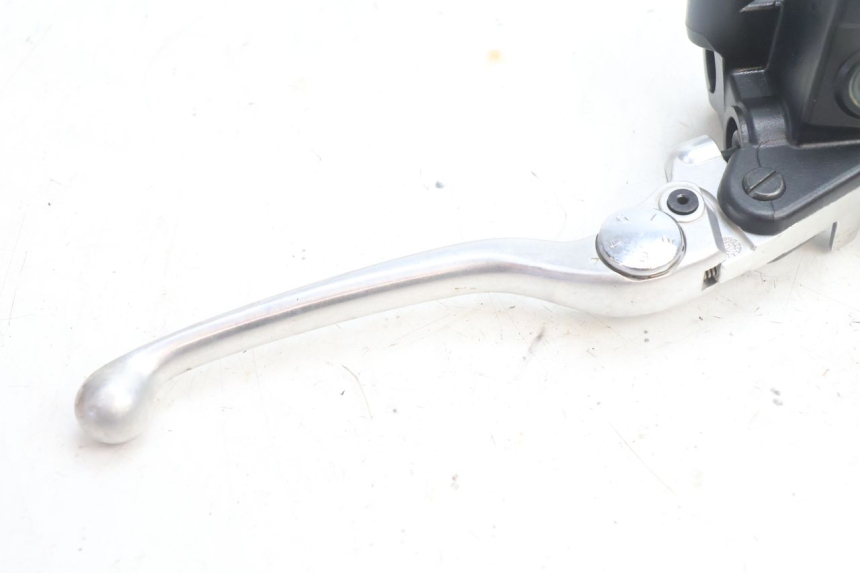 photo de VOORREMHOOFDREMSILINDER YAMAHA FZ8 800 (2010 - 2016) - Detail van het onderdeel