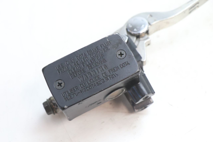 photo de VOORSTE HOOFDREMMER SUZUKI GSR 600 (2005 - 2012) - Detail van het onderdeel