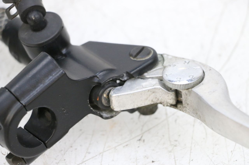 photo de VOORREMHOOFDREMSILINDER SUZUKI GSXR GSX-R 1000 (2003 - 2004) - Bevestigingspunten