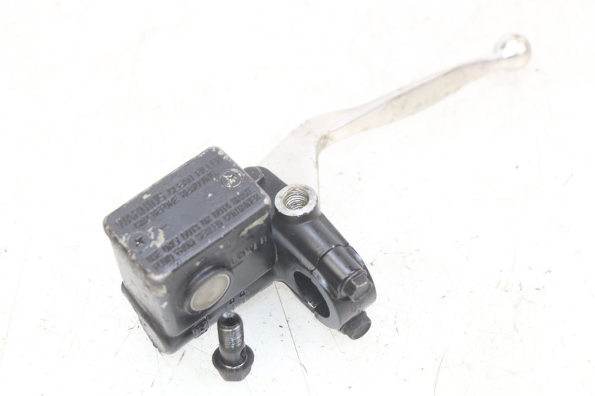 photo de VOORREM HOOFDREMSILINDER SYM GTS EFI 125 (2012 - 2016) - Bevestigingspunten