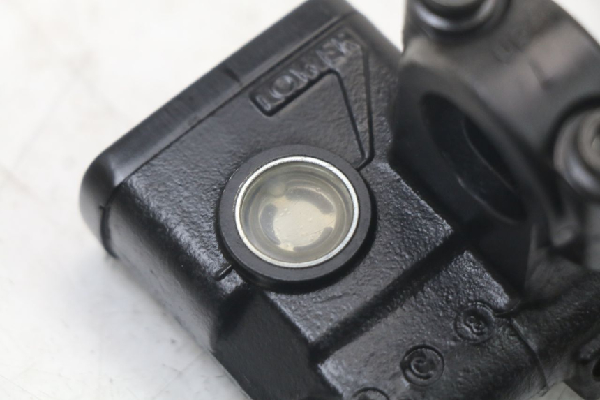 photo de VOORREMHOOFDREMSILINDER HONDA PCX (JF28) 125 (2009 - 2011) - Bevestigingspunten