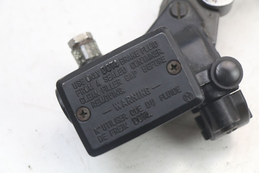 photo de VOORREMHOOFDREMSILINDER KAWASAKI GTR 1000 (1994 - 2004) - Detail van het onderdeel