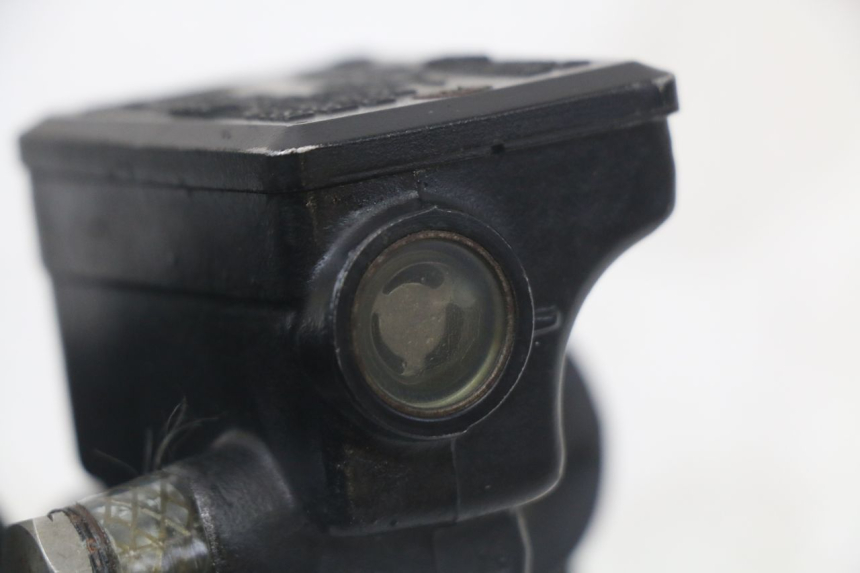 photo de VOORREMHOOFDREMSILINDER KAWASAKI GTR 1000 (1994 - 2004) - Technische close-up