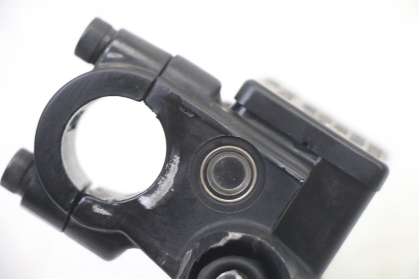 photo de VOORREM HOOFDREMSILINDER PEUGEOT KISBEE 2T 50 (2018 - 2022) - Bevestigingspunten