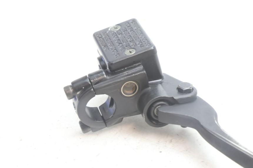 photo de VOORREM HOOFDREMSILINDER PEUGEOT KISBEE 4T 50 (2010 - 2017) - Technische close-up