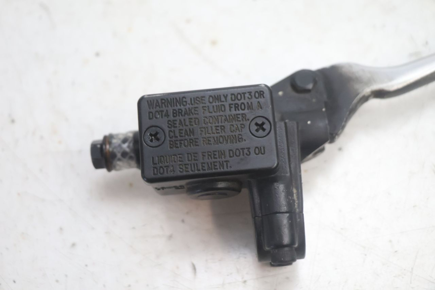 photo de VOORREMHOOFDREMSILINDER PEUGEOT KISBEE 4T 50 (2018 - 2022) - Detail van het onderdeel