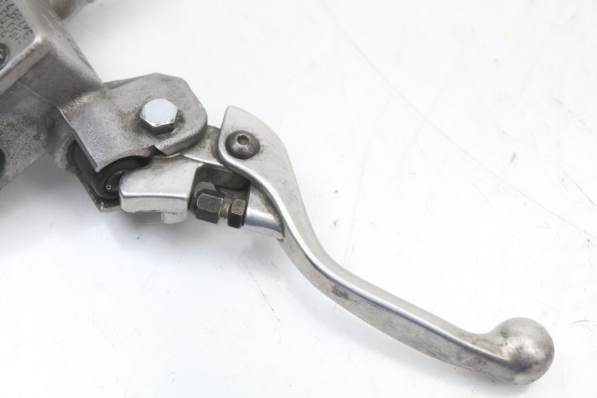 photo de VOORREMHOOFDREMSILINDER KAWASAKI KX 85 (2014 - 2021) - Bevestigingspunten