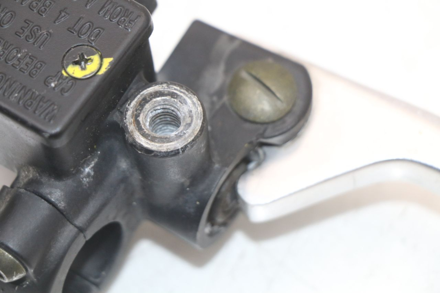 photo de VOORREMHOOFDREMSILINDER PIAGGIO LIBERTY 4T 50 (2004 - 2008) - Zoom op gebruiksstaat