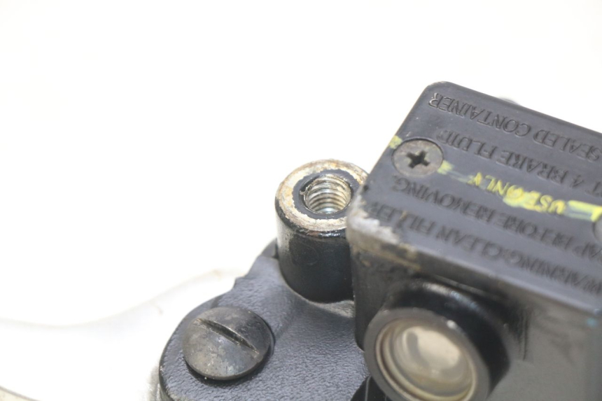 photo de VOORREMHOOFDREMSILINDER PIAGGIO LIBERTY IGET 4T 50 (2015 - 2020) - Technische close-up