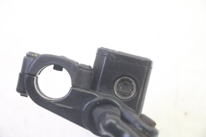 photo de VOORREMHOOFDREMSILINDER PIAGGIO MP3 RL 250 (2006 - 2010) - Technische close-up