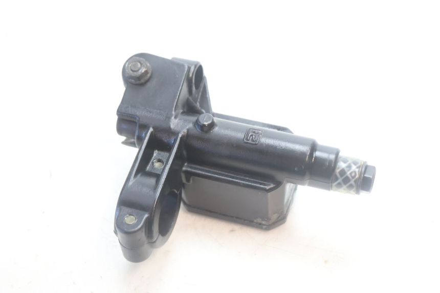 photo de VOORREM HOOFDREMSILINDER PIAGGIO MP3 500 (2016 - 2018) - Bevestigingspunten