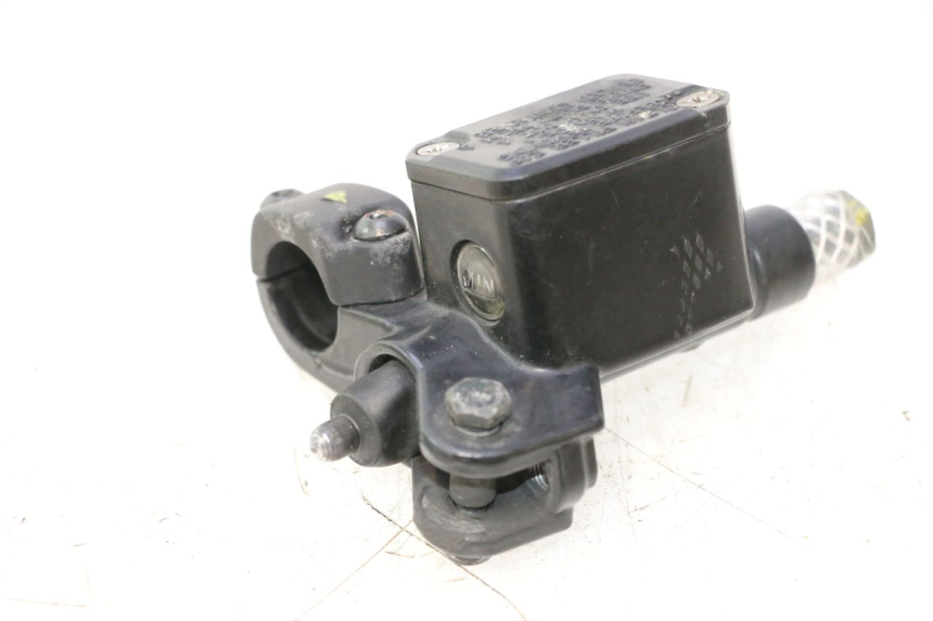 photo de VOORREM HOOFDREMSILINDER PIAGGIO MP3 125 (2006 - 2014) - Zoom op gebruiksstaat
