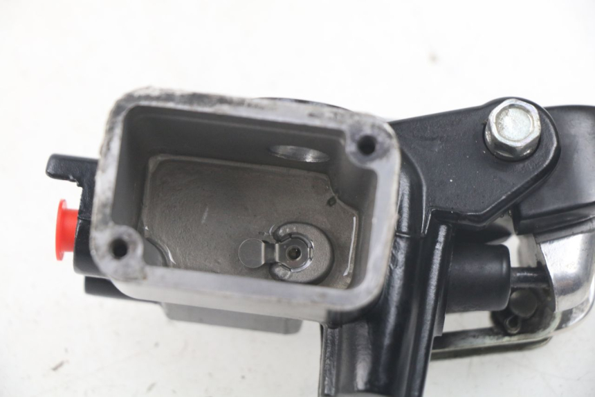 photo de VOORREM HOOFDREMSILINDER MBK MW TRYPTIK 125 (2017 - 2022) - Detail van het onderdeel