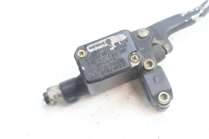 photo de VOORREMHOOFDREMSILINDER YAMAHA NEO'S NEOS 2T 50 (1998 - 2007) - Detail van het onderdeel