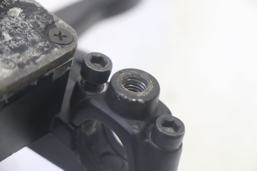 photo de VOORREM HOOFDREMSILINDER YAMAHA NEOS NEO'S 4T 50 (2008 - 2016) - Zoom op gebruiksstaat