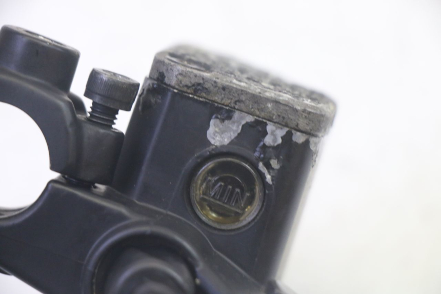 photo de VOORREM HOOFDREMSILINDER YAMAHA NEOS NEO'S 4T 50 (2008 - 2016) - Bevestigingspunten