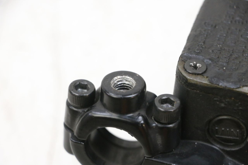 photo de VOORREM HOOFDREMSILINDER YAMAHA NEOS NEO'S 4T 50 (2008 - 2016) - Detail van het onderdeel