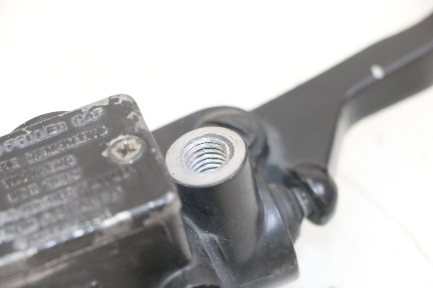 photo de VOORREM HOOFDREMSILINDER PIAGGIO NEW TYPHOON 50 (2018 - 2021) - Bevestigingspunten