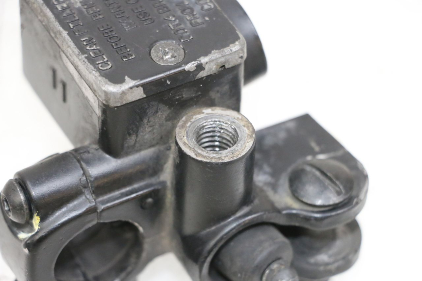 photo de VOORREM HOOFDREMSILINDER PIAGGIO NEW TYPHOON 50 (2018 - 2021) - Bevestigingspunten