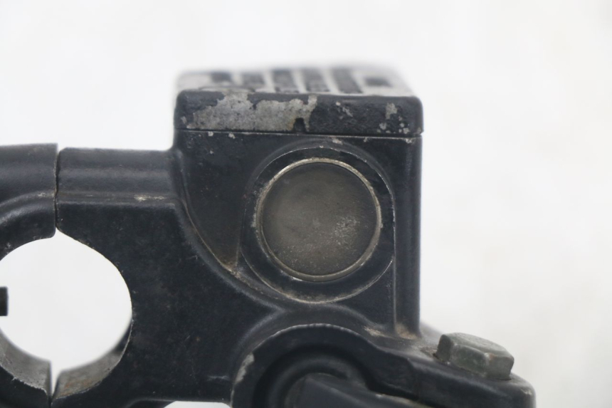 photo de VOORREMHOOFDREMSILINDER SYM ORBIT III 3 4T 50 (2018 - 2021) - Bevestigingspunten