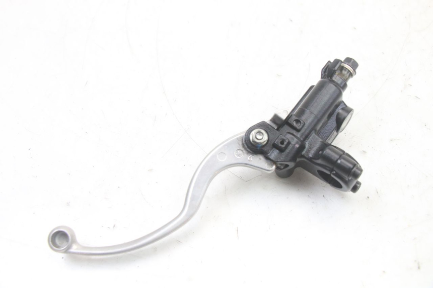 photo de VOORREM HOOFDREMSILINDER HONDA PCX (JF57/JF64) 125 (2014 - 2018) - Bevestigingspunten