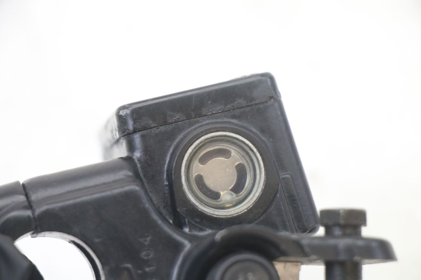 photo de VOORREM HOOFDREMSILINDER KYMCO PEOPLE S 125 (2000 - 2008) - Technische close-up