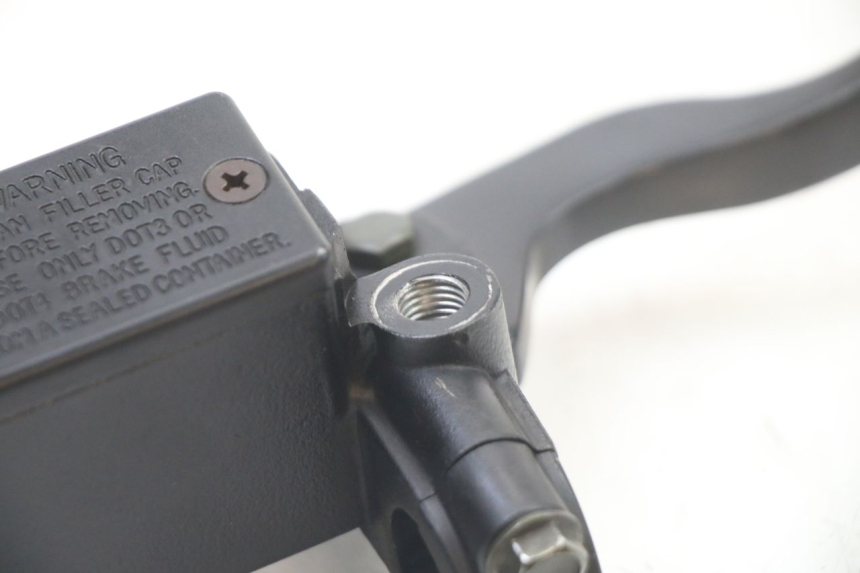 photo de VOORREM HOOFDREMSILINDER PEUGEOT CITYSTAR 125 (2011 - 2017) - Andere kijkhoek