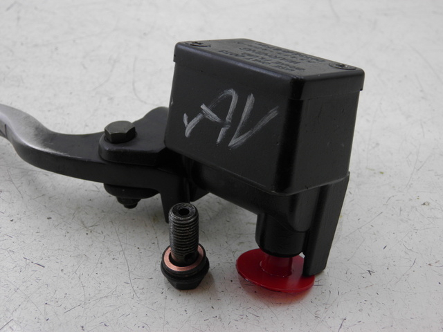 photo de VOORREM HOOFDREMSILINDER PEUGEOT V-CLIC VCLIC 50 (2007 - 2013) - Andere kijkhoek