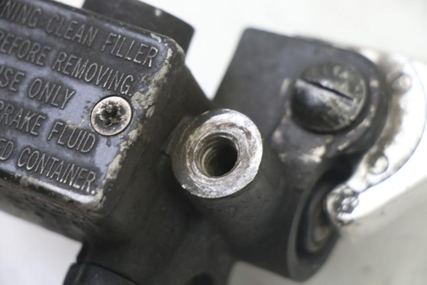 photo de VOORREM HOOFDREMSILINDER GILERA RUNNER SP 50 (2006 - 2008) - Andere kijkhoek