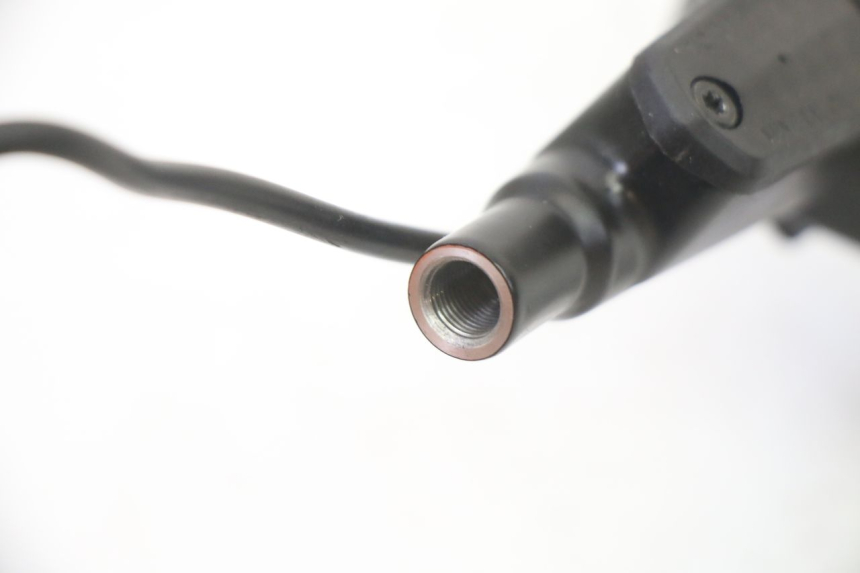 photo de VOORREM HOOFDREMSILINDER HERO S10 1 - Zoom op gebruiksstaat