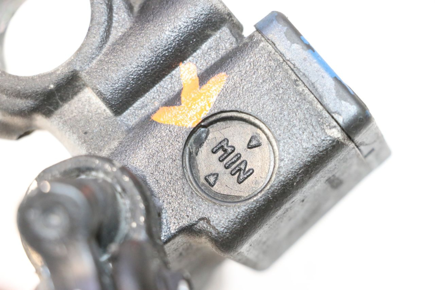 photo de VOORREMHOOFDREMSILINDER PEUGEOT SATELIS COMPRESSOR K15 125 (2006 - 2009) - Andere kijkhoek