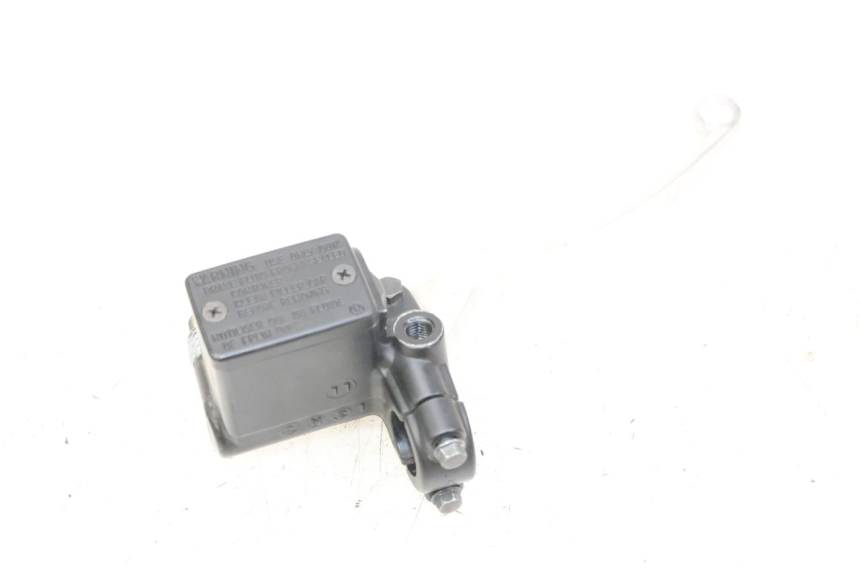 photo de VOORREM HOOFDREMSILINDER PEUGEOT SATELIS 125 (2013 - 2018) - Bevestigingspunten