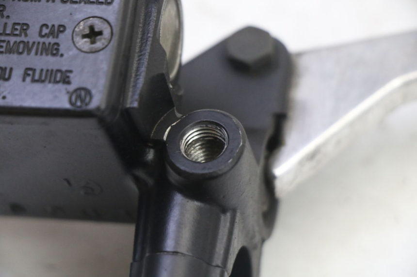 photo de VOORREMHOOFDREMSILINDER PEUGEOT SATELIS 250 (2006 - 2012) - Andere kijkhoek