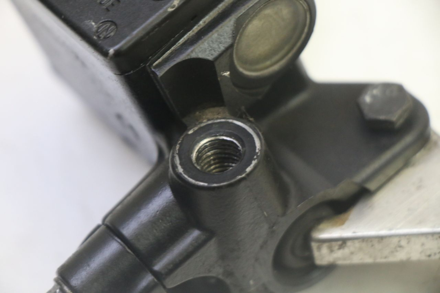 photo de VOORREM HOOFDREMSILINDER PEUGEOT SATELIS 125 (2013 - 2018) - Andere kijkhoek