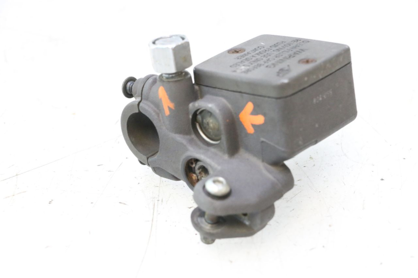 photo de VOORREMHOOFDREMSILINDER PEUGEOT SATELIS 125 (2006 - 2009) - Detail van het onderdeel