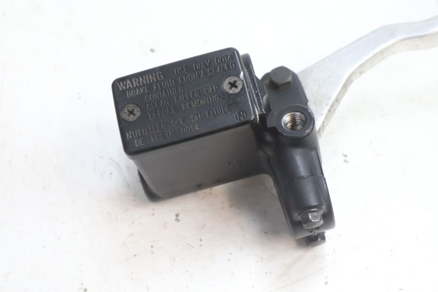 photo de VOORREMHOOFDREMSILINDER PEUGEOT SATELIS 125 (2006 - 2009) - Detail van het onderdeel