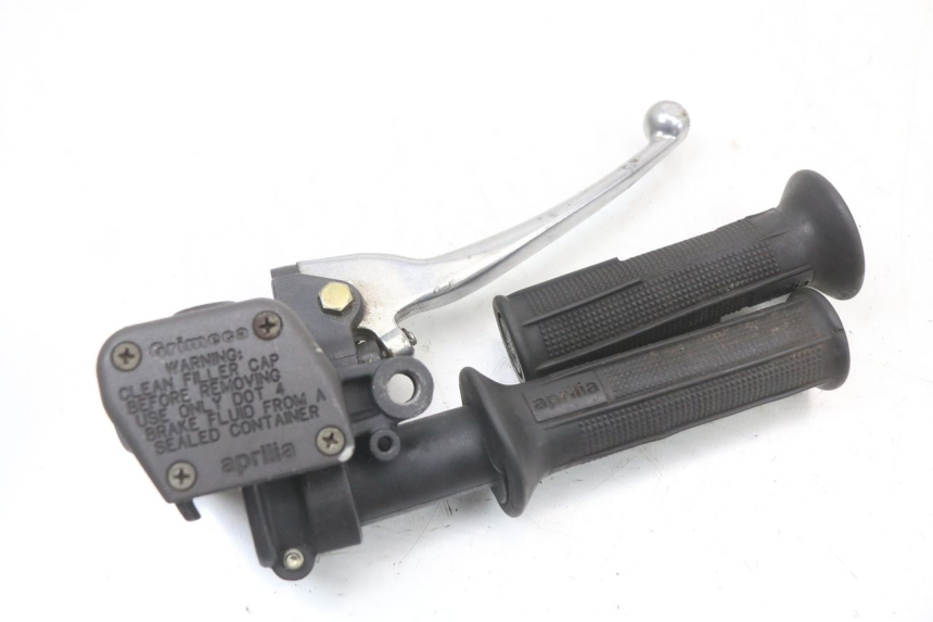 photo de VOORREMHOOFDREMSILINDER APRILIA SCARABEO GT 125 (1999 - 2007) - Hoofdaanzicht