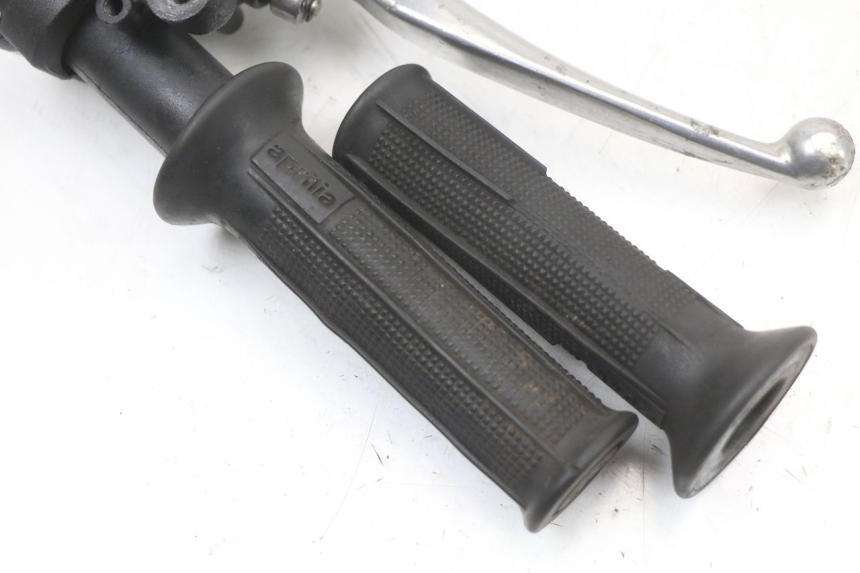 photo de VOORREMHOOFDREMSILINDER APRILIA SCARABEO GT 125 (1999 - 2007) - Overzicht