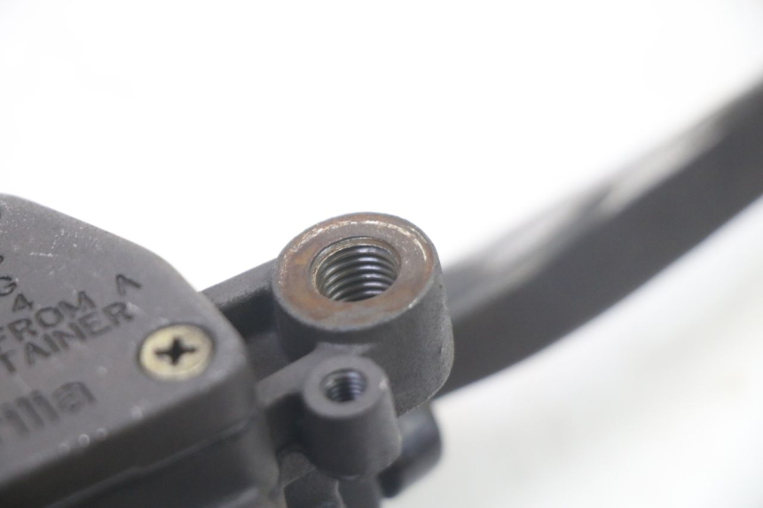 photo de VOORREMHOOFDREMSILINDER APRILIA SCARABEO GT TOURING 125 (1999 - 2005) - Zoom op gebruiksstaat