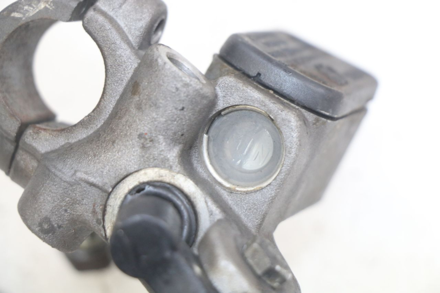 photo de VOORREM HOOFDREMSILINDER PEUGEOT SPEEDFIGHT LC 50 (1996 - 2002) - Detail van het onderdeel