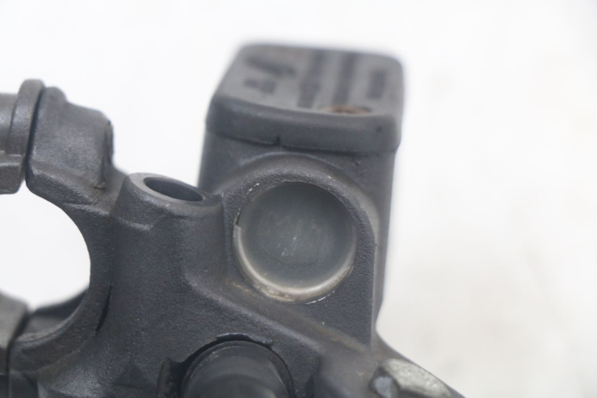 photo de VOORREM HOOFDREMSILINDER PEUGEOT SPEEDFIGHT 100 (1997 - 2007) - Overzicht