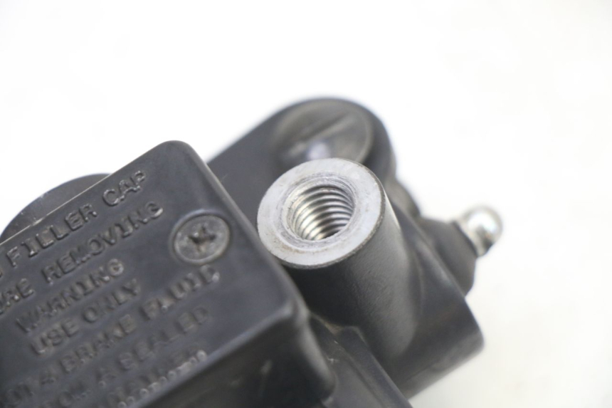 photo de VOORREM HOOFDREMSILINDER APRILIA SR 2T 50 (2018 - 2022) - Andere kijkhoek