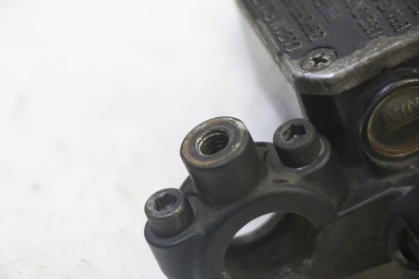 photo de VOORREM HOOFDREMSILINDER APRILIA SR R 2T LC 50 (2018 - 2021) - Technische close-up